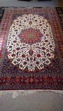 Load image into Gallery viewer, Persian Isfahan Rug