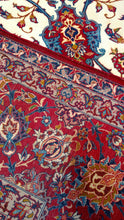 Load image into Gallery viewer, Persian Isfahan Rug